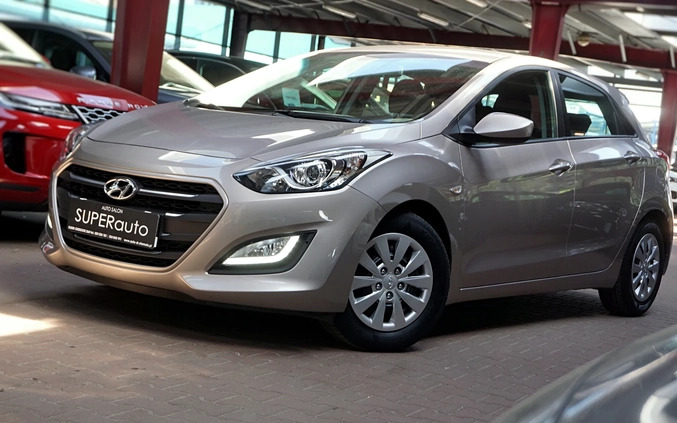 Hyundai I30 cena 48900 przebieg: 74800, rok produkcji 2016 z Golczewo małe 742